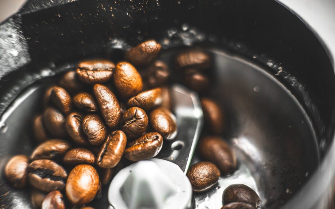 Meilleure machine à café broyeur : notre sélection selon ton usage, ton budget, et ton style